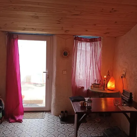 Holiday home Maison Avec Jardin - 2 Et Entrees Distincts Et Independantes Et Ses Deux Chats *